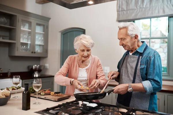 The Golden Years Blueprint: Holistic Lifestyle Tips for Seniors to Live Stronger, Happier & Longer